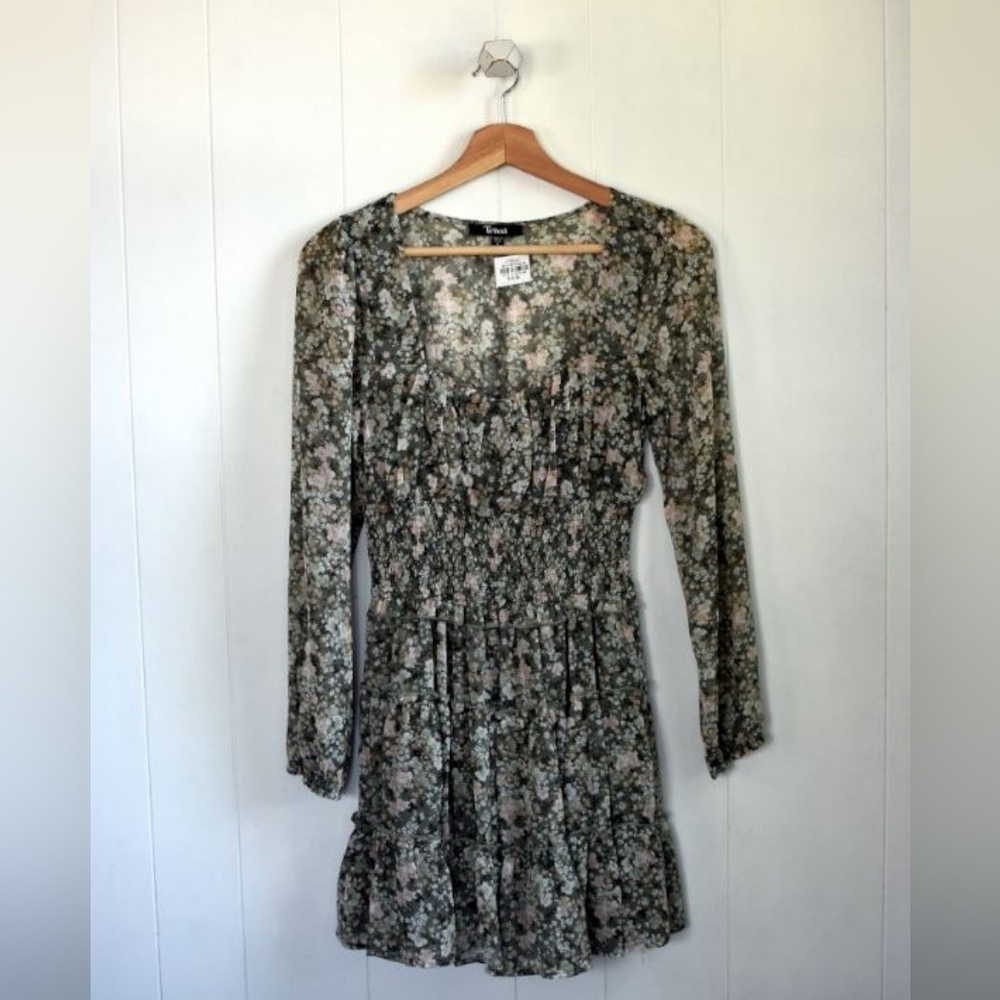 ☆ TRIXXI Sage Floral Smock Dress